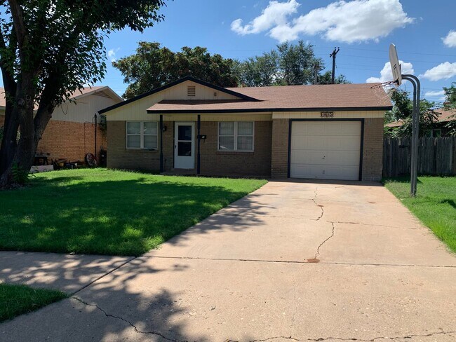 Foto del edificio - Beautiful 3 bedroom home near South Loop 289!