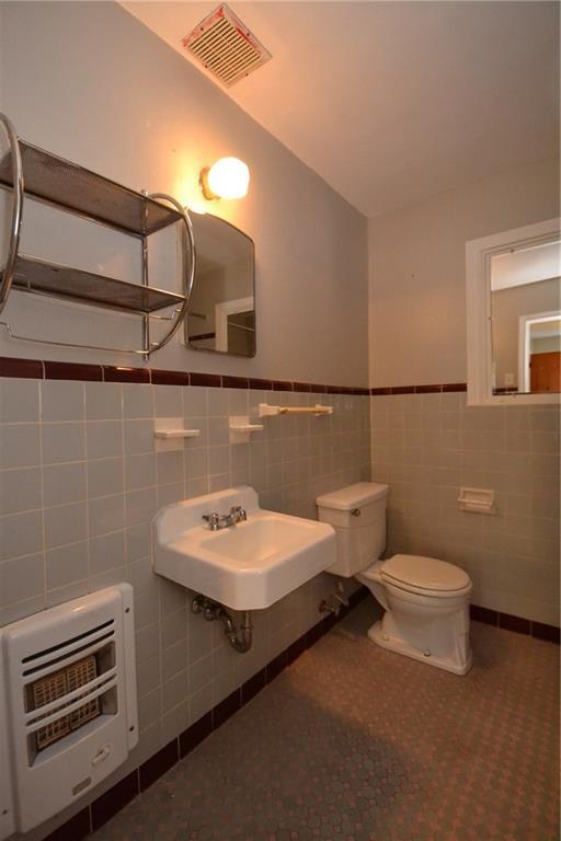 Foto del edificio - 302 Moore Blvd