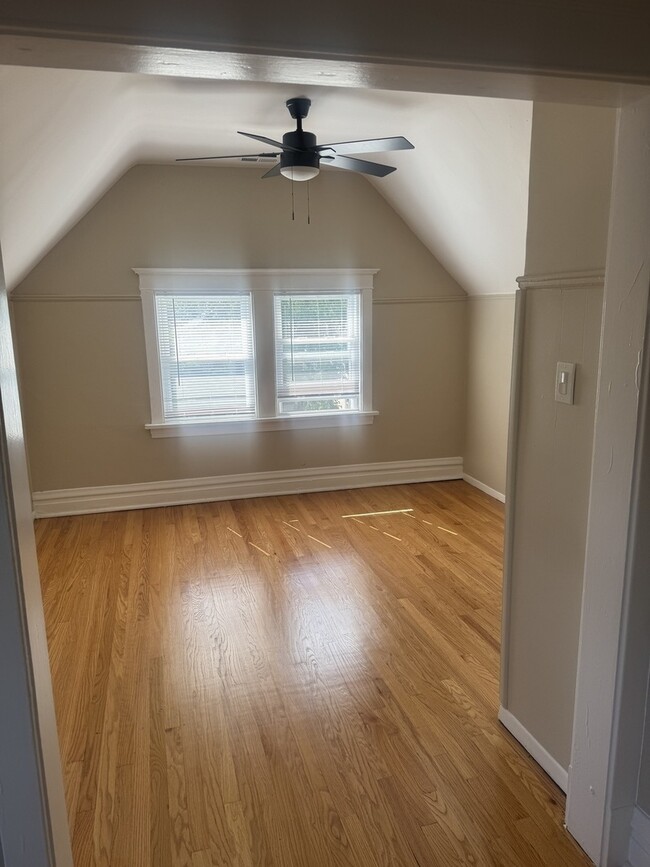 Building Photo - 5632 W Berenice Ave