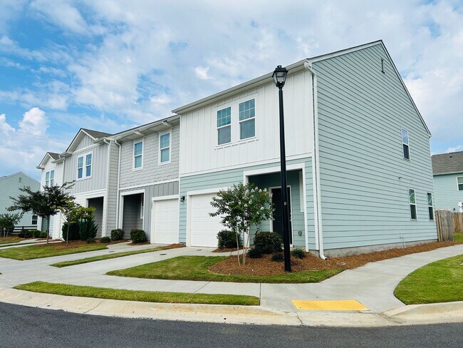 Building Photo - ***MOVE IN SPECIAL -$500 OF FIRST 2 MONTHS RENT WITH A FEBRUARY 27TH OR SOONER MOVE IN DATE***Wel...