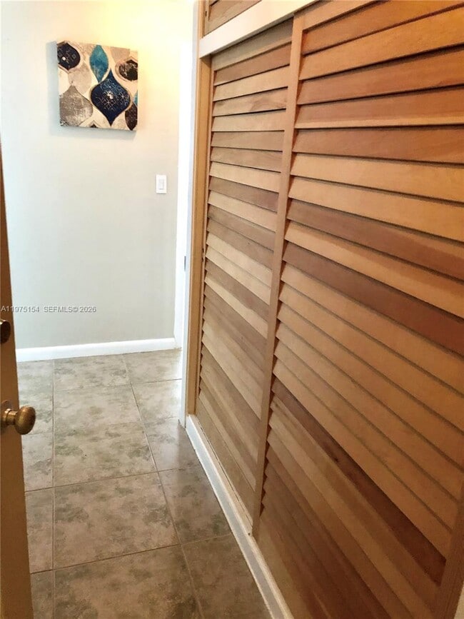 Building Photo - 1408 Brickell Bay Dr