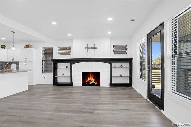 Foto del edificio - 2641 Monterey St