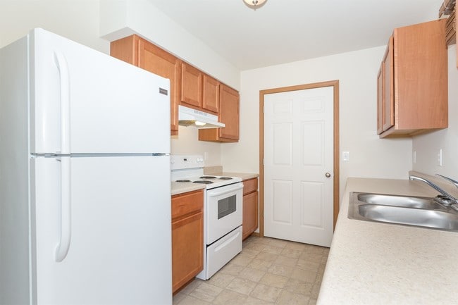 Building Photo - 9668 Hayden Dr