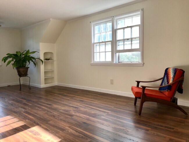 Living room - 1414 3 1/2 St SE