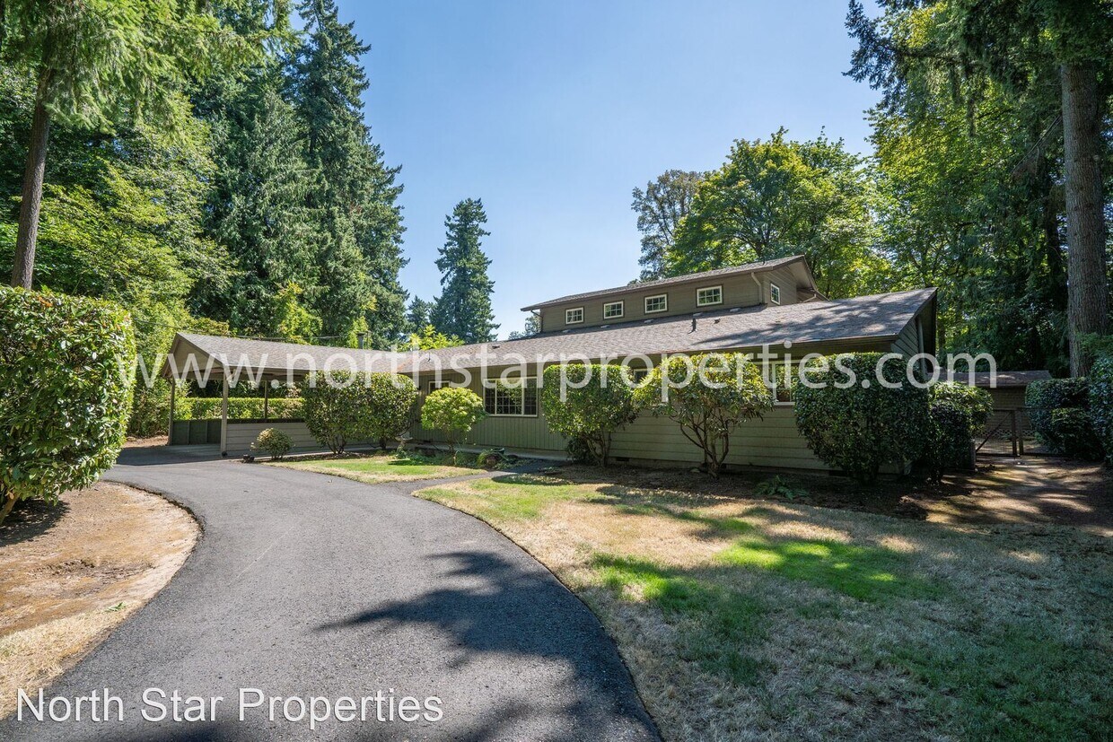 Foto principal - 3 br, 2.5 bath House - 3552 Upper Drive