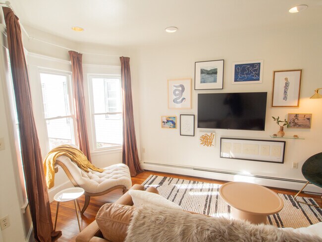 Livingroom - 63 1/2 Canner St