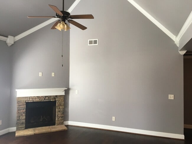 Foto del edificio - For Rent