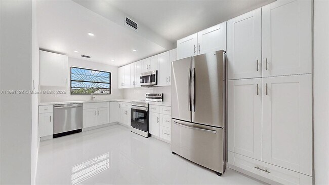 Foto del edificio - 917 SW 135th Ct