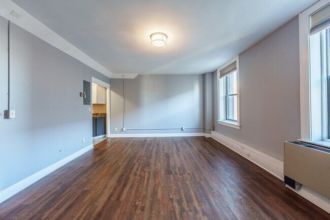 Foto del edificio - Spacious 1BR Condo with Utilities Included at Kimball Towers
