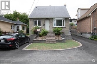 Building Photo - 359-359 Dominion Ave