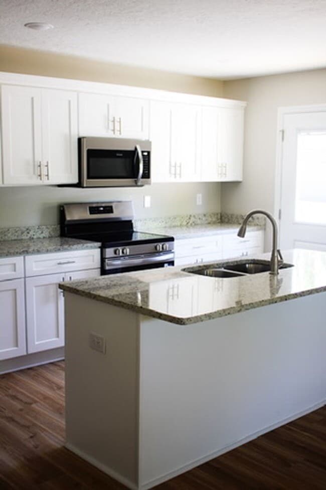 Building Photo - 211 Bundrum Dr NW