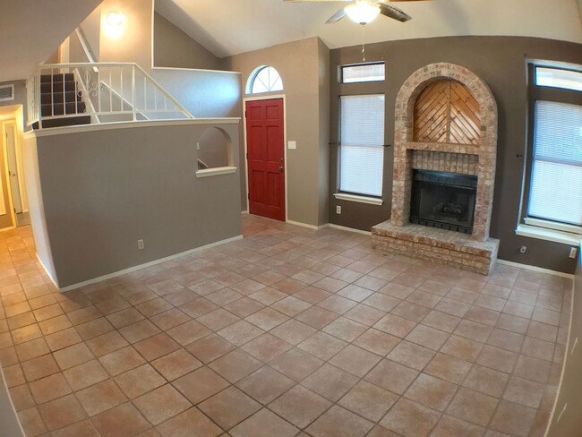 Foto del edificio - Northeast El Paso 3 bed with Refrig A/C an...