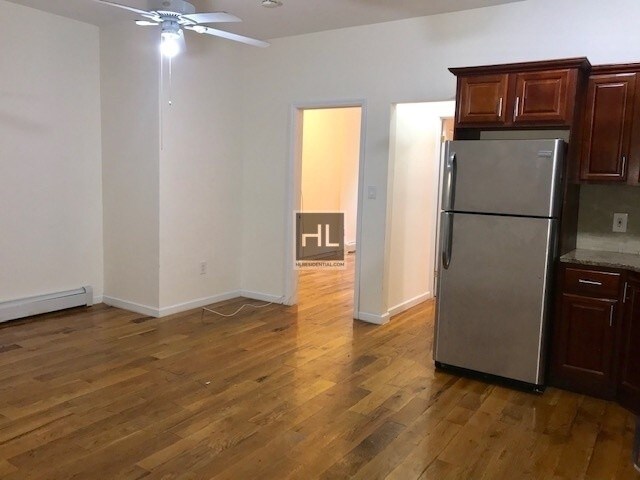 Foto del edificio - 1611 Nostrand Ave