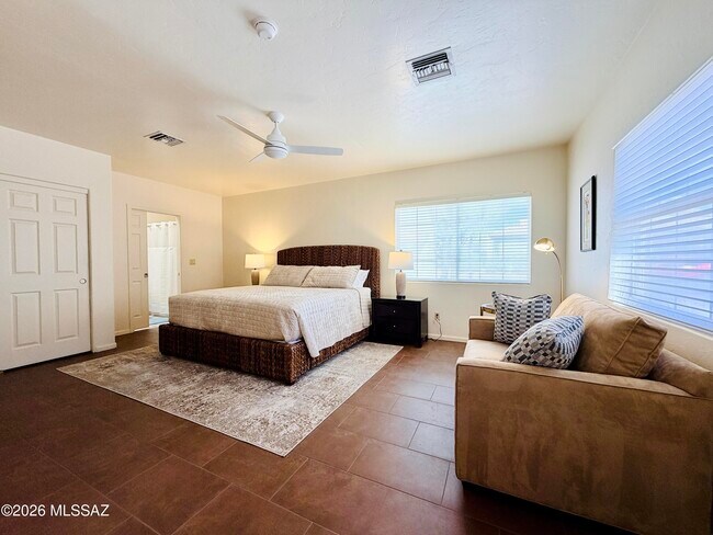 Foto del edificio - 1465 W Bridalveil Pl