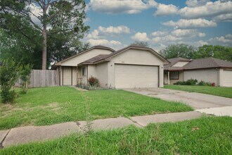 Building Photo - 10810 Parkland Woods Dr