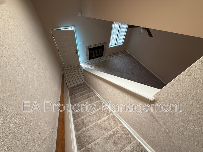 Building Photo - 2816 Enebro St NE