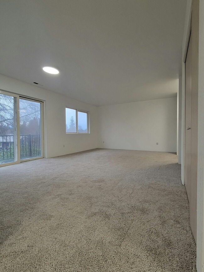 Building Photo - 597 Van Wey Cir