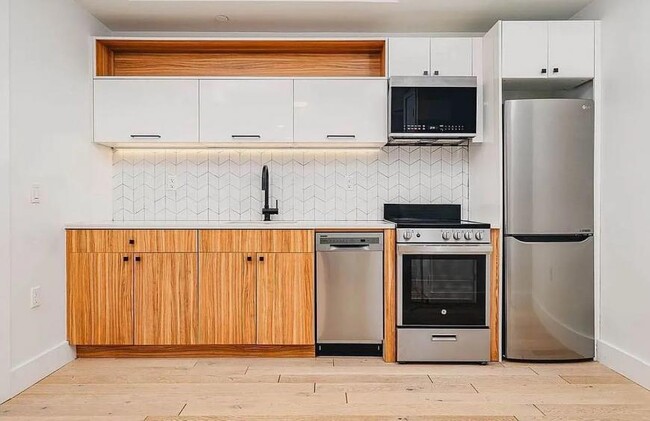 Building Photo - 3 bedroom in New York NY 10027
