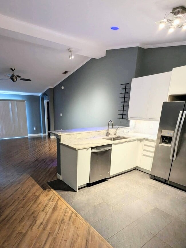 Foto del edificio - 5339 Peach Blossom Blvd