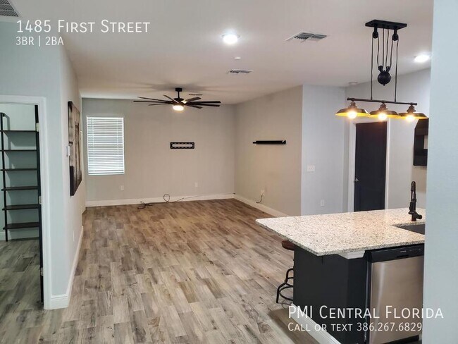 Foto del edificio - Contemporary 3 Bedroom, 2 Bath Orange City...