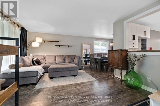 Building Photo - 158 Coach Hill Dr