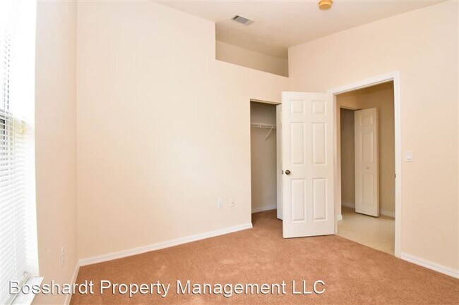 Building Photo - 8657 NW 35 Rd