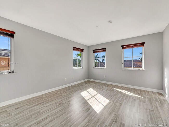 Foto del edificio - 4341 SW 160th Ave