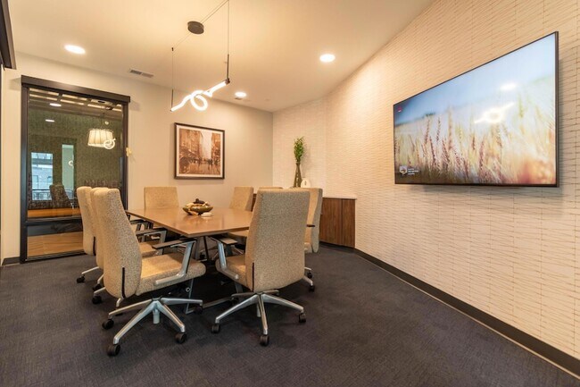 Foto del edificio - 6450 37th Ave NW