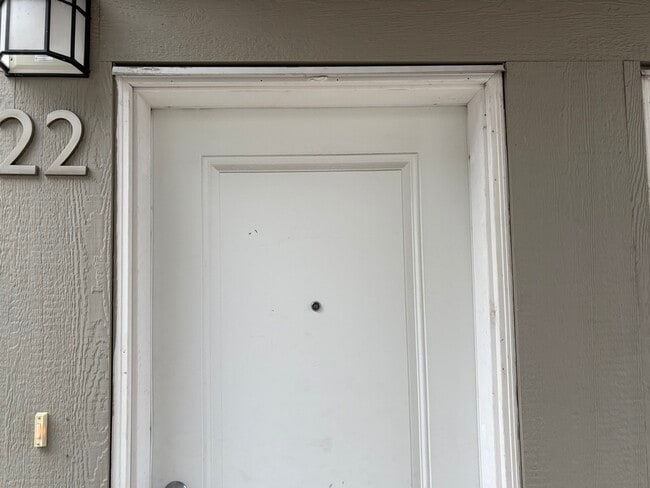 Building Photo - 1308 Rutland Rd N