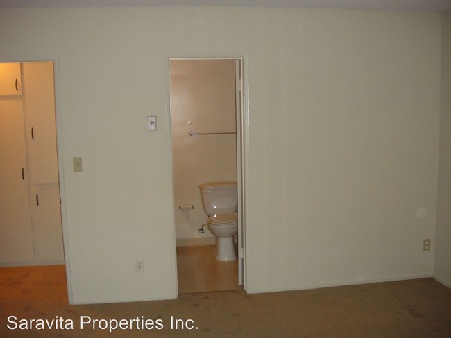 Building Photo - 2605 S Barrington Ave