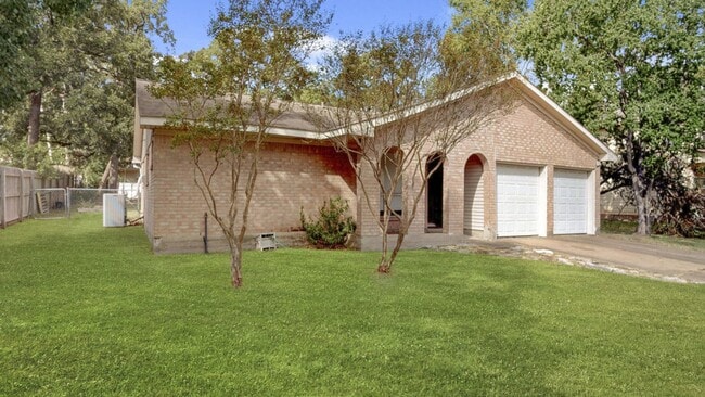 Building Photo - August 2026 Pre-Lease - 1 Mile to TAMU!