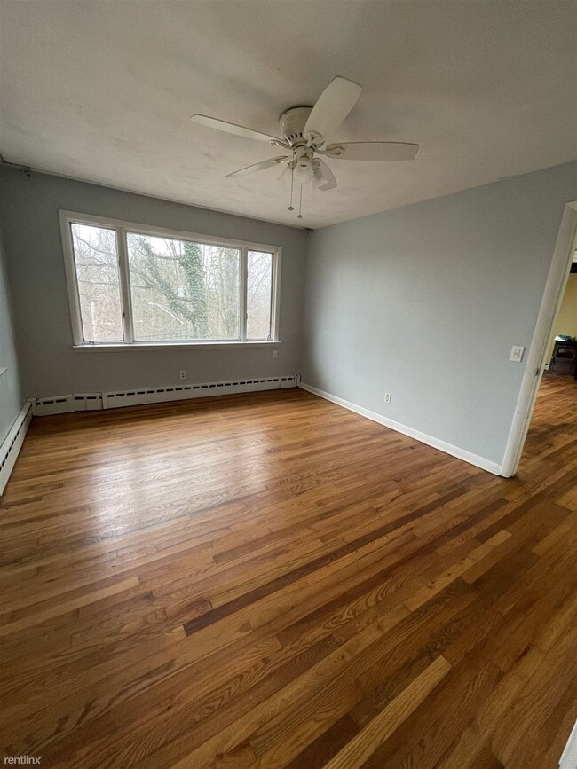 Foto del edificio - 3 br, 2 bath House - 16 Fuller Hollow Rd