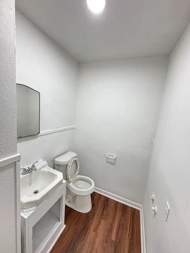 Foto del edificio - 225 Armstrong St