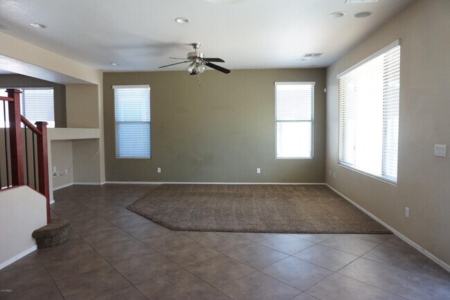 Building Photo - 4155 E Bellerive Dr