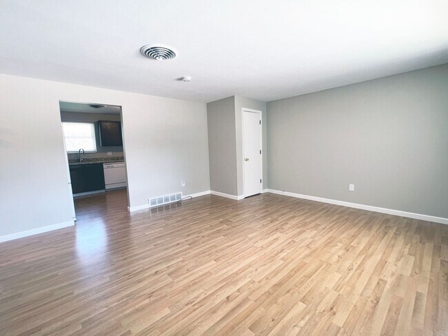 Foto del edificio - 7535 Otis St
