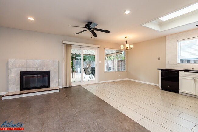 Building Photo - 486 Fontanelle Ct
