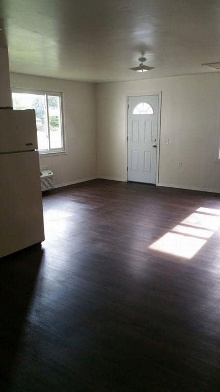 Foto del edificio - 304 E Jefferson Ave