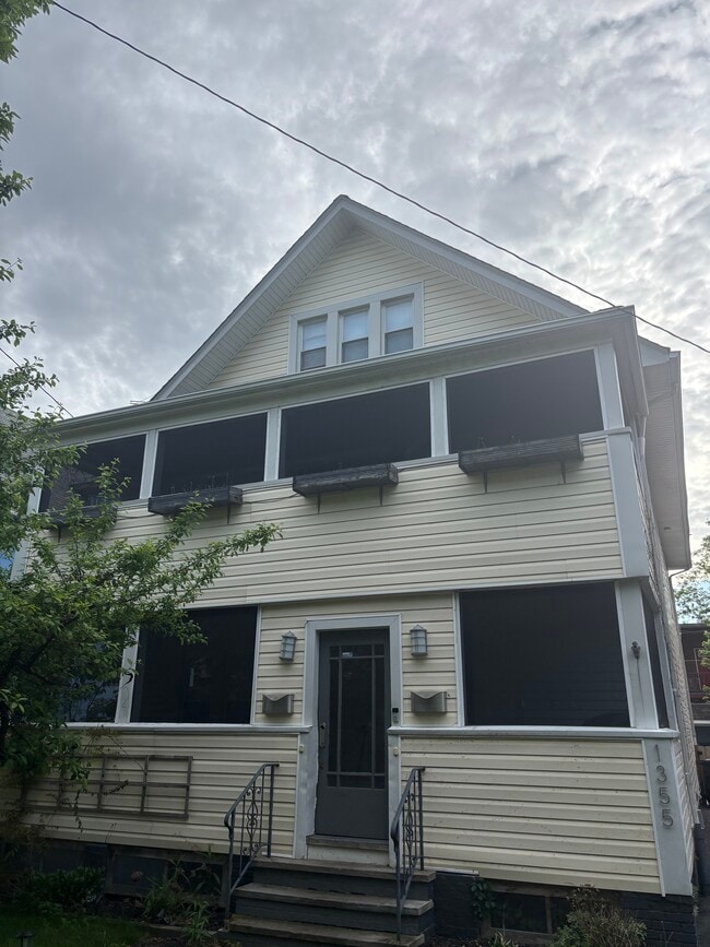 Building Photo - 1355 Beach Ave