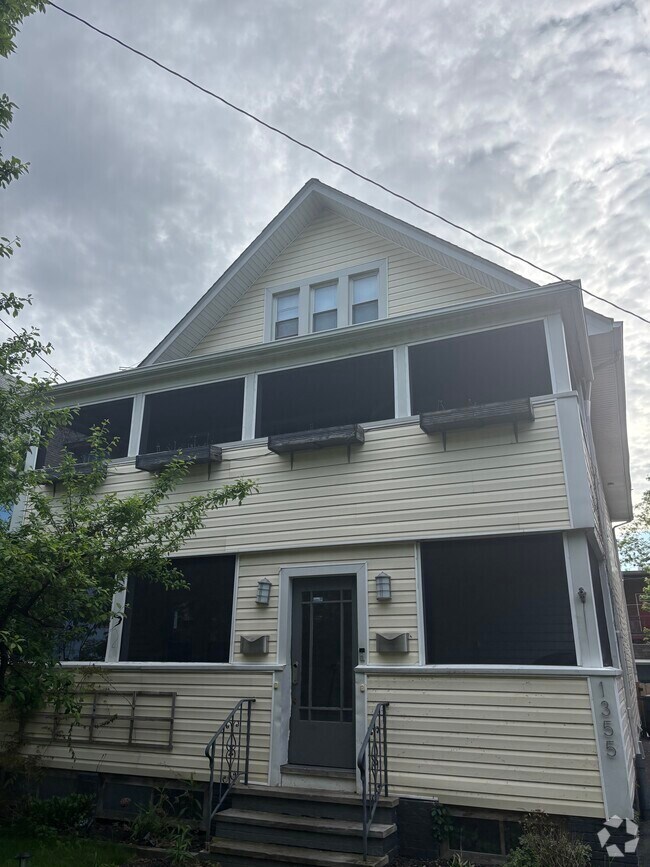 Building Photo - 1355 Beach Ave