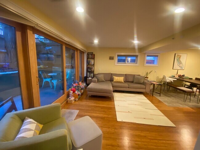 Building Photo - 27 West St