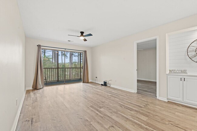 Foto del edificio - 412 Pinehurst Ln