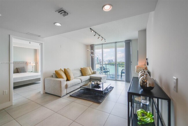 Foto del edificio - 6700 Indian Creek Dr