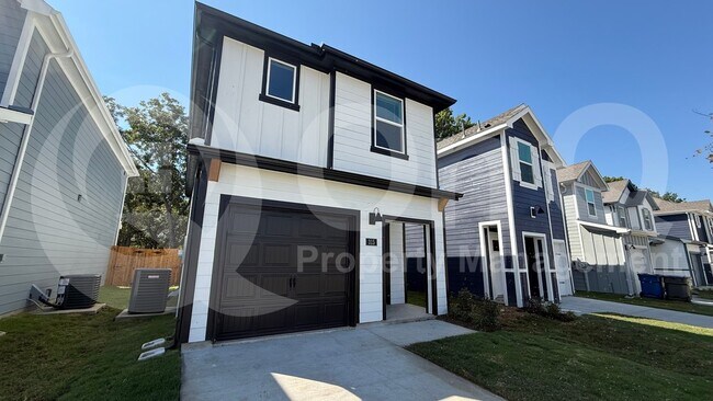 Building Photo - 315 Clematis St