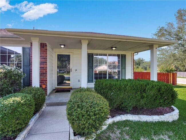 Foto del edificio - 3901 Rolling Canyon Trail