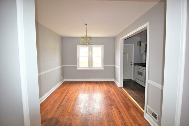Building Photo - 2304 N Dukeland St
