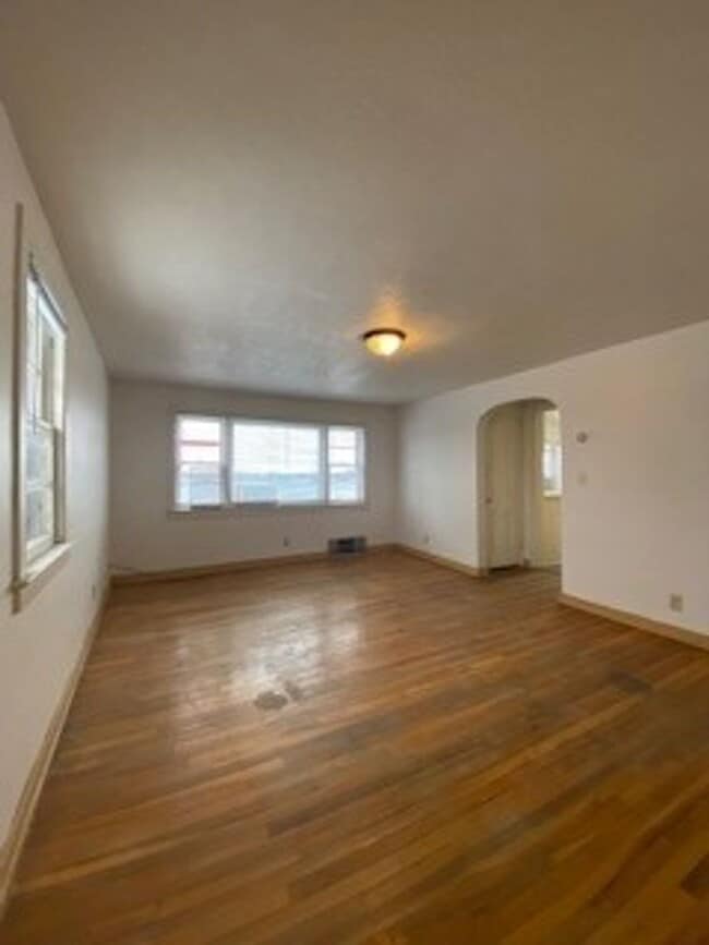 Foto del edificio - 748 N Lake St