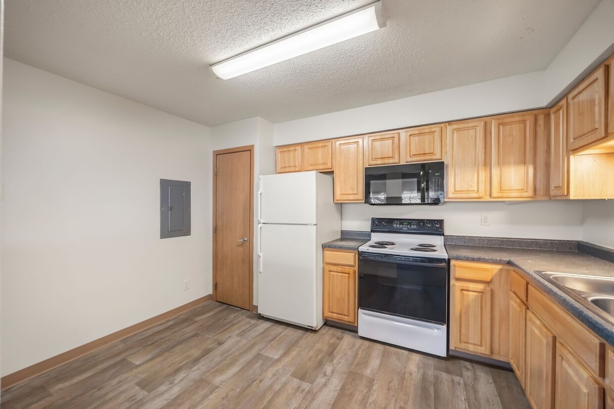 Building Photo - Clover Creek | Standard Studio *