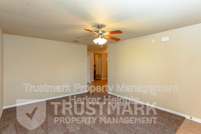 Building Photo - 4202 Elms Run Cir