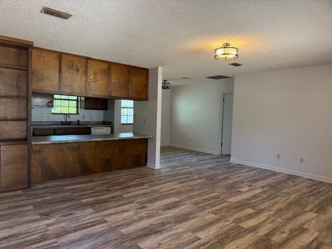 Foto del edificio - 3 Bedroom 2 Bath House