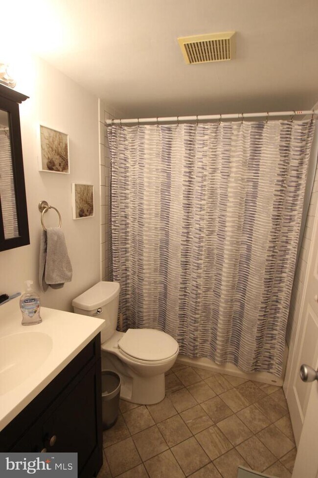 5200 Hilltop Dr Unit Y26, Brookhaven, PA 19015 Condo for Rent in